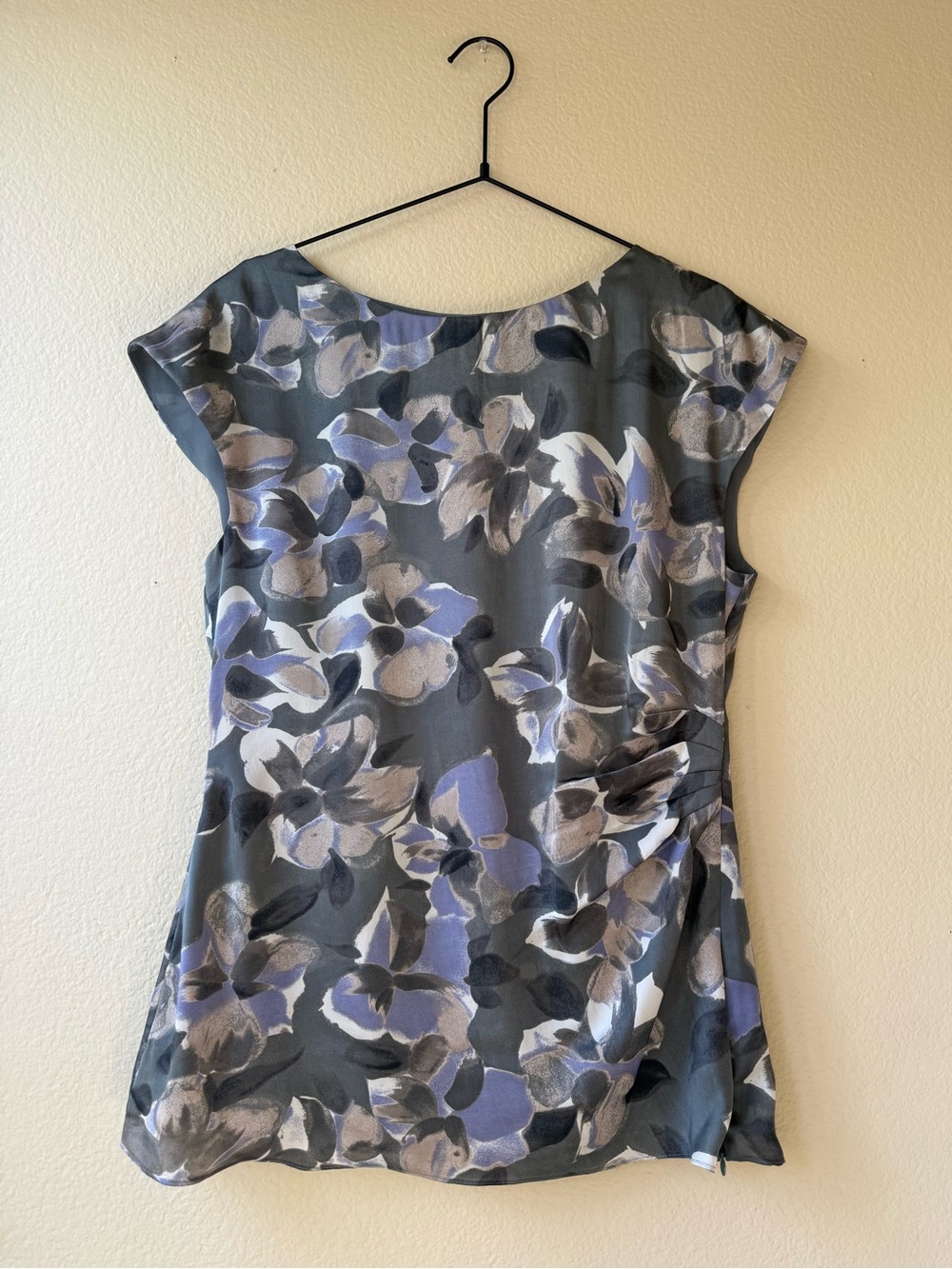 Banana Republic Gray Floral Cap Sleeve Blouse with Lavender Accents
